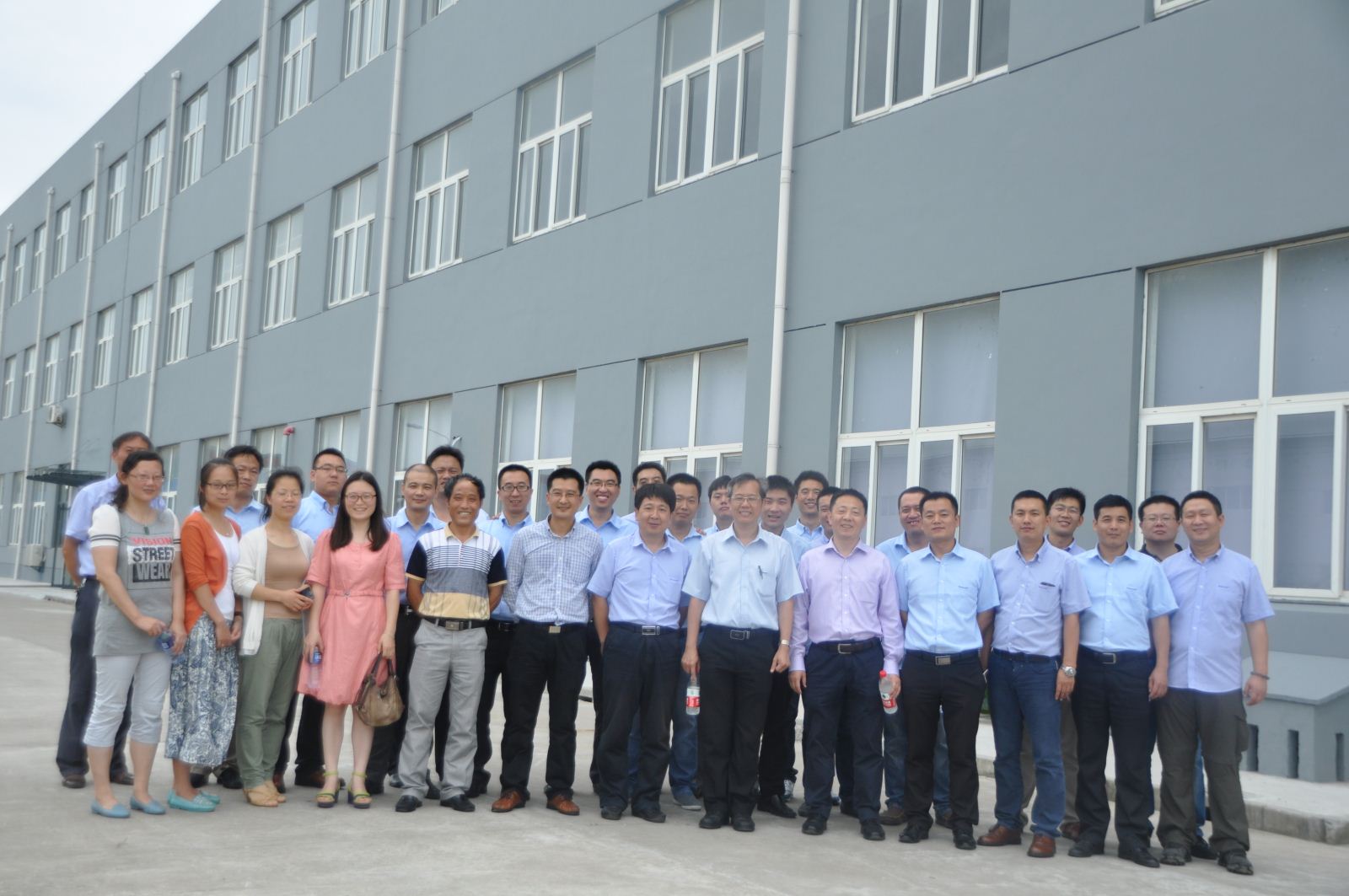 喜收獲年中大會(huì)議 助騰飛品牌新基地